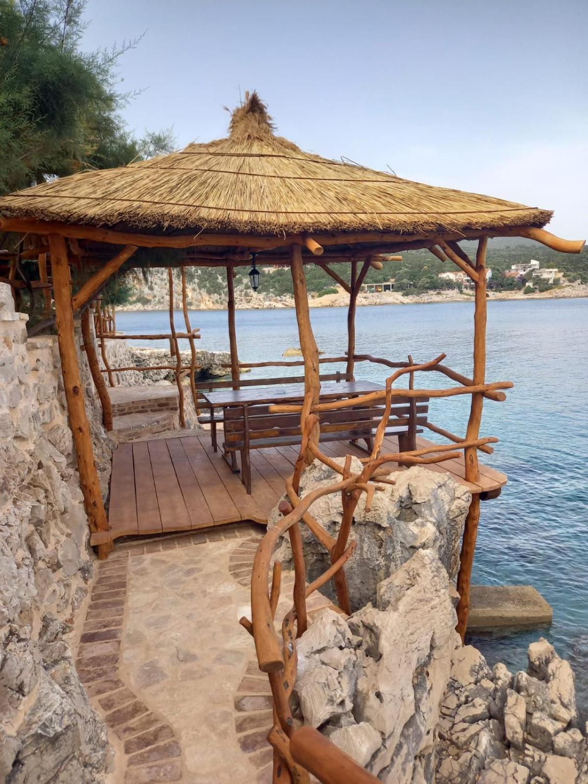Apartmani Nikola Zastražišće Exterior foto